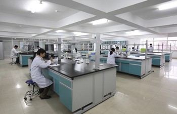 参观北京房山区亲子鉴定咨询机构实验室 30